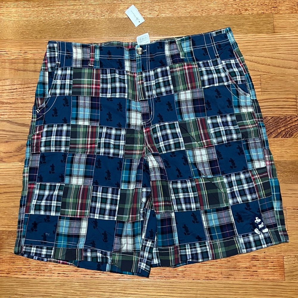 NWT Disney Parks men’s madras Mickey shorts, size 40